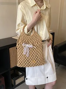 Sac de plage tressé rétro avec poignées rondes et nœud en dentelle perlé