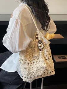 Borsa Tote da Donna all'Uncinetto Fatta a Mano Bohemian Intrecciata con Nappine e Perline in Legno Borsa da Spiaggia