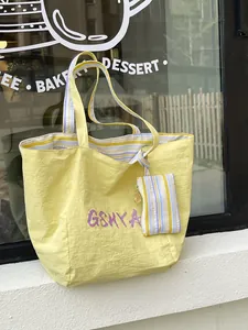 Bolso Tote de Nailon para Mujer Estilo Coreano Gran Capacidad Bolso de Hombro Casual Con Estuche de Estampado de Rayas Bolso de Mano Versátil