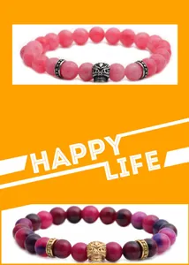 Détail de bracelets en perles d'agate 8mm avec breloques tête de mort argent et or