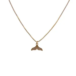 Collier pendentif queue de sirène dorée avec zircons micro-paves et chaîne vénitienne