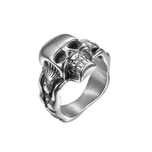 Retro punk skull ring in silver finish with detailed 3D gothic relief carving