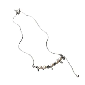 Collana lunga a catena serpente vintage con perle e grani d'argento irregolari