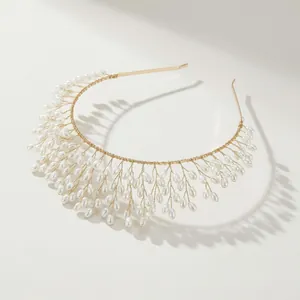 Serre-tête de mariée élégant avec perles blanches sur fil doré pour mariages et banquets