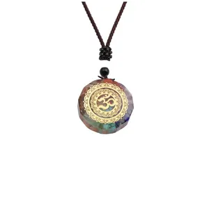 Collier d'énergie Orgonite avec symbole Om de l'Arbre de Vie et pierres naturelles