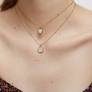 Collar con Colgante Cuadrado de Corazón de Madreperla Blanca Retro Francés para Mujer Joyería de Cobre Chapado en Oro de 18K Cadena Satélite