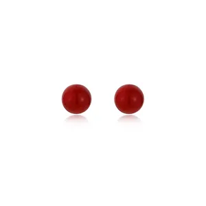 Orecchini vintage francesi con perle rosse tonde e finitura a specchio lucida