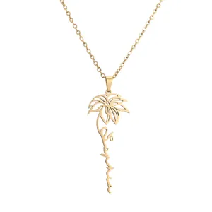 Collier fleur de naissance doré avec pendentif personnalisé au nom de Sophia évidé