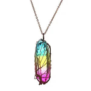 Pendentif arbre de vie en cristal arc-en-ciel avec enroulement de fil de bronze