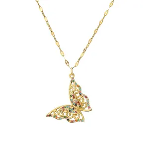 Collana a farfalla dorata con zirconi colorati e catena a forma di foglie piatte