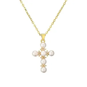 Elegante collana a croce dorata da donna con perle bianche e zirconi scintillanti
