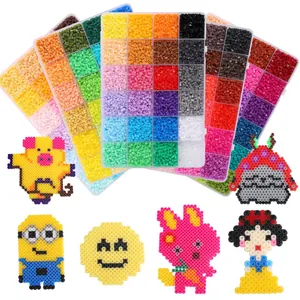 DIY kleurrijke strijkparels set in transparante opbergdozen met creatieve pixel art modellen