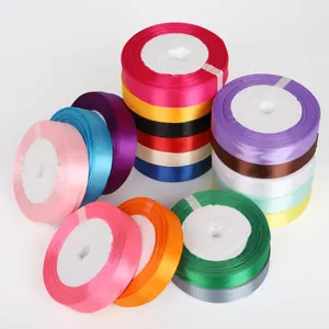 Rollos de cintas de satén de colores para lazos de pelo y accesorios artesanales