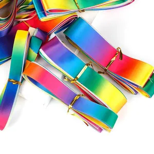 Regenbogenfarbenes Polyester-Satinband für DIY-Schmuckherstellung und Bastelprojekte