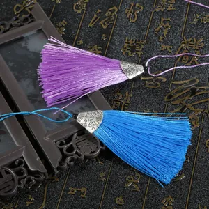 Korte kwastjes in Chinese stijl met vintage zilveren kapjes voor DIY-waaier en bladwijzer decor