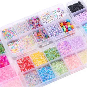 Kit bijoux DIY 24 grilles avec perles de verre colorées et perles lettres en boîte