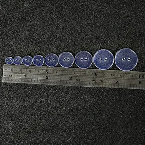 Bottoni in plastica blu traslucida a 2 fori in 9 dimensioni per artigianato e camicie