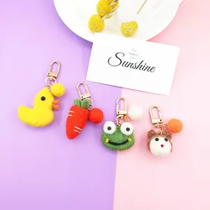 Porte-clés Animal en Feutre de Laine Fait à la Main Mignon Grenouille Canard Carotte Ours Charme de Sac Peluche Douce