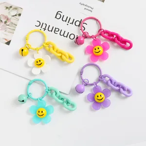 Porte-clés en Acrylique Fleur Visage Souriant Avec Clochette Colorée Chaîne Épaisse Anneau Décoratif pour Filles Étudiants Pendentif de Sac