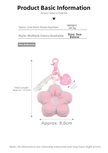 Dettaglio portachiavi a fiore in tessuto rosa con specifiche di peso e dimensioni