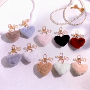 Vintage Plush Heart Keychain For Women Faux Fur Ball Bag Pendant With Artificial Pearl Number 5 Charm Gold Key Ring Accessories