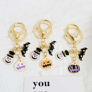 Halloween Alloy Enamel Keychain Cute Ghost Bat Pumpkin Head Metal Keychain Bag Pendant For Halloween Party Favor Decoration