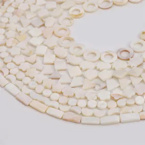 Cuentas naturales de nácar blanco en formas geométricas para creación de joyas