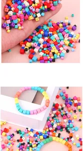 Makro-Detail von bunten Acryl-Würfelperlen für DIY-Armbänder und Schmuckherstellung