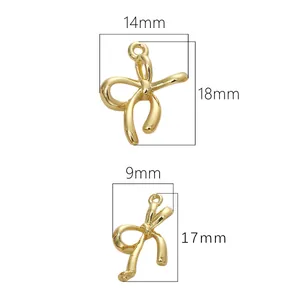 Ciondoli a fiocco placcati oro 14K in 14x18mm e 9x17mm per creazione di gioielli
