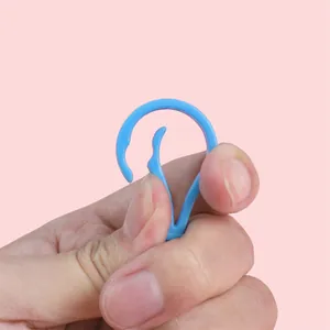 Crochet porte-clés bleu clair en acrylique pour la fabrication de bijoux DIY et artisanat