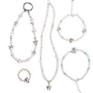 Ensemble de bijoux en perles faits main avec breloques étoile et cœur en perles colorées
