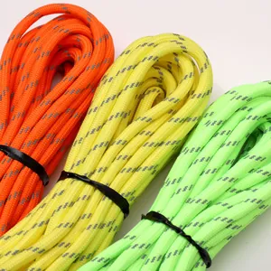 Reflecterende paracord-touwen in oranje geel en groen voor doe-het-zelf buitenprojecten