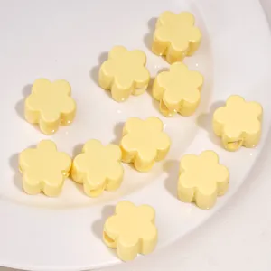 Cuentas de acrílico en forma de flor amarillo crema para joyería DIY y accesorios