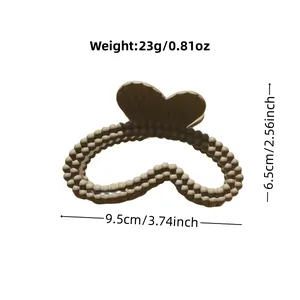 Pinza per capelli a cuore beige opaco con perle a doppia fila, misura 9,5cm e peso 23g