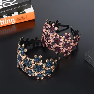 Serre-têtes larges fleurs rétro avec strass tchèques colorés en tons rose et bleu