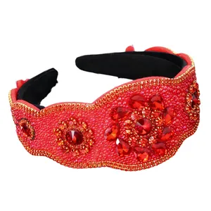 Cerchietto largo rosso lussuoso con fiori di strass e ricami di perline eleganti