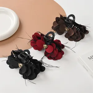 Pinza per Capelli Vintage Elegante con Petali di Tessuto con Strass a Cuore e Piume Accessori per Capelli alla Moda