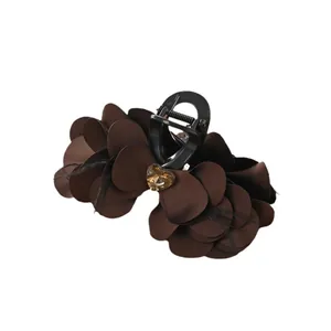 Pinza per capelli a fiore marrone con strass a cuore e piume per acconciature