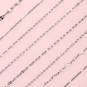Diverses chaînes en acier inoxydable pour bijoux DIY avec motifs croisés sur fond rose