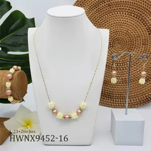 Parure bijoux perles hawaïenne avec collier bracelet et boucles d'oreilles tulipe