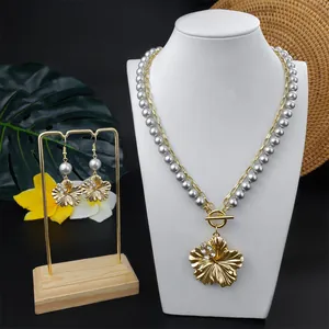 Hawaiianische Hibiskusblüte Schmuckset Für Damen Tropische Muschelperle Doppelschichtige Halskette Ohrhänger Vergoldete Legierung Schmuck