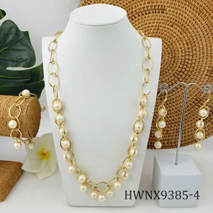Sieradenset in Hawaii-stijl met gouden parelketting, armband en oorbellen