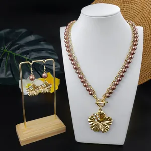 Tropisches Gold-Plumeria-Schmuckset mit zweilagiger Perlenkette und Ohrhängern