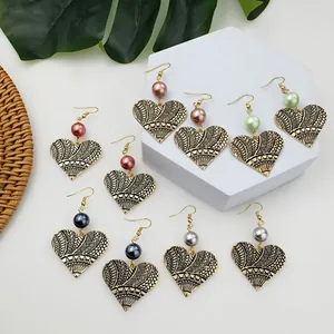 Vintage Böhmisch Legierung Herz Ohrhänger Mit Stammes Totem Ätzung Muschelperle Ethnisch Gold Haken Ohrringe Für Damen