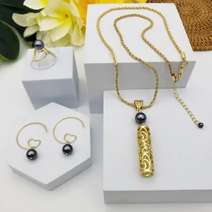 Parure de bijoux vintage dorée avec perles et collier à pendentif tube évidé