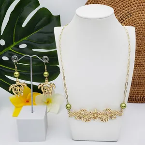 Détails de l'ensemble de bijoux tortue dorée tropicale avec perles vertes sur support