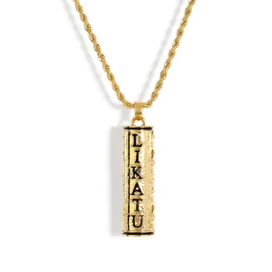 Collier doré style hawaïen avec pendentif tube gravé LIKATU et chaîne torsadée