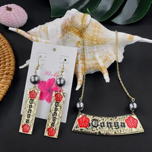Polynesische Tonga sieradenset met hibiscusbloem oorbellen en ketting met parels