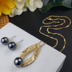 Vintage Legering Vergulde Hawaiiaanse Sieradenset Imitatieparel Opengewerkte Ketting Oorbellen Voor Dames Zomer Strand Cadeau