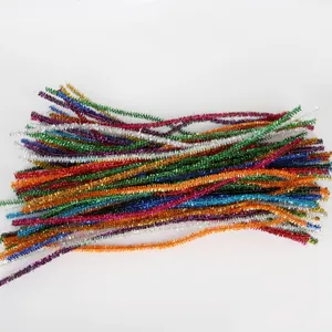 Scovolini metallizzati glitterati in colori assortiti per lavoretti creativi di bambini
